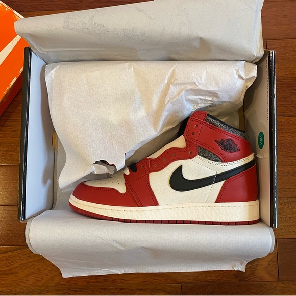 2022 Lost and Found Nike Air Jordan 1 Retro - Picture 2 of 7